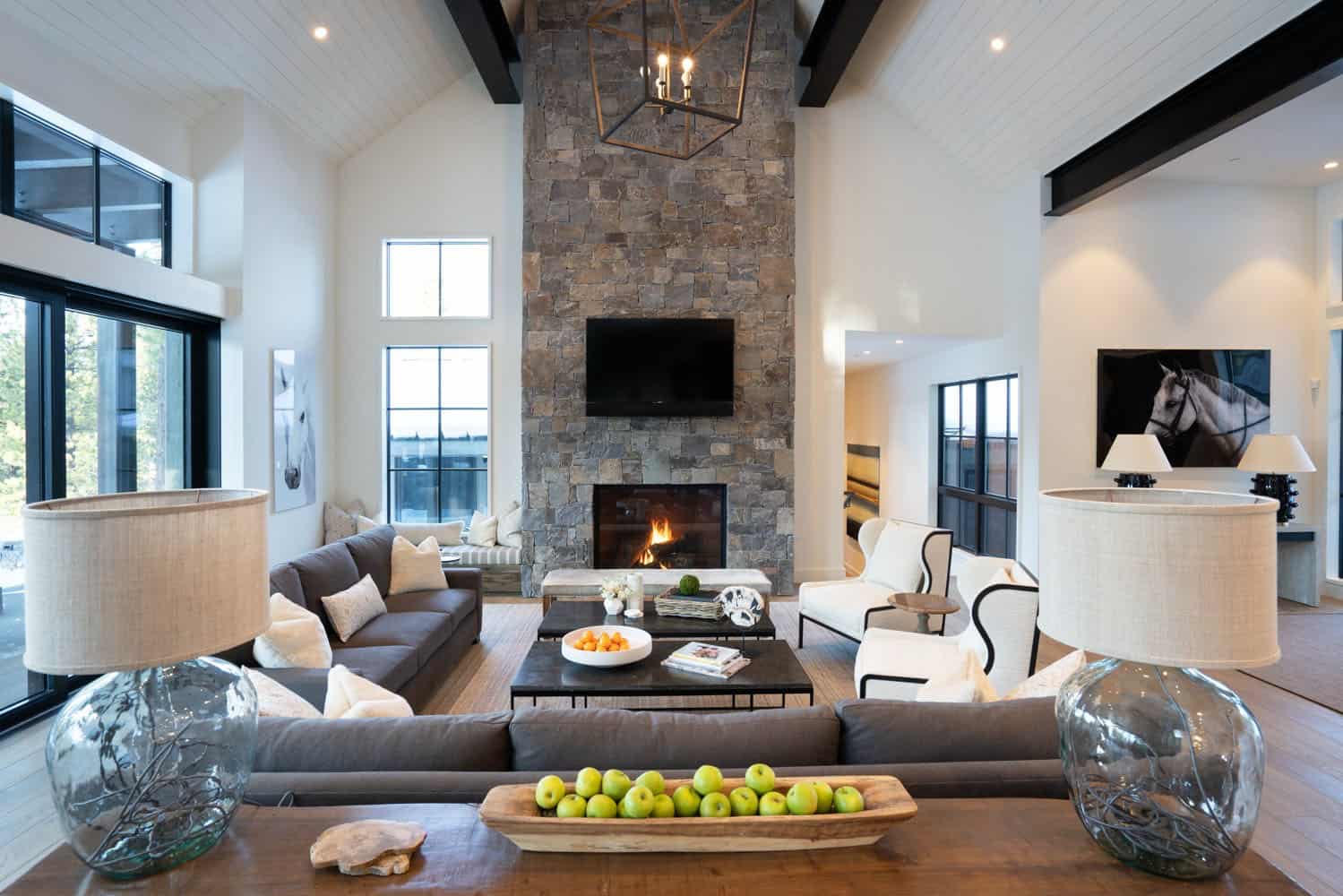 mountain-contemporary-farmhouse-living-room