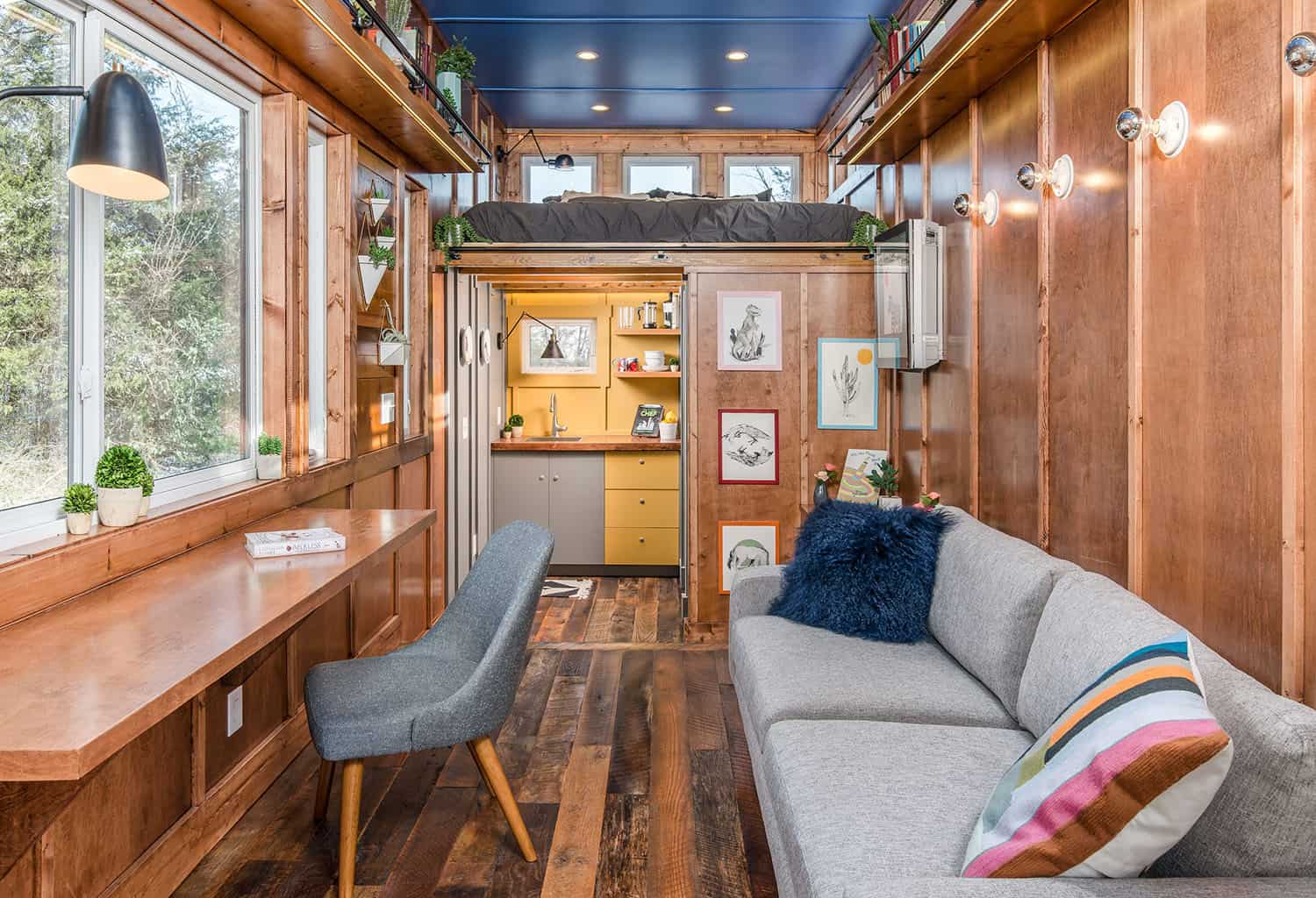 tiny-house-industrial-living-room