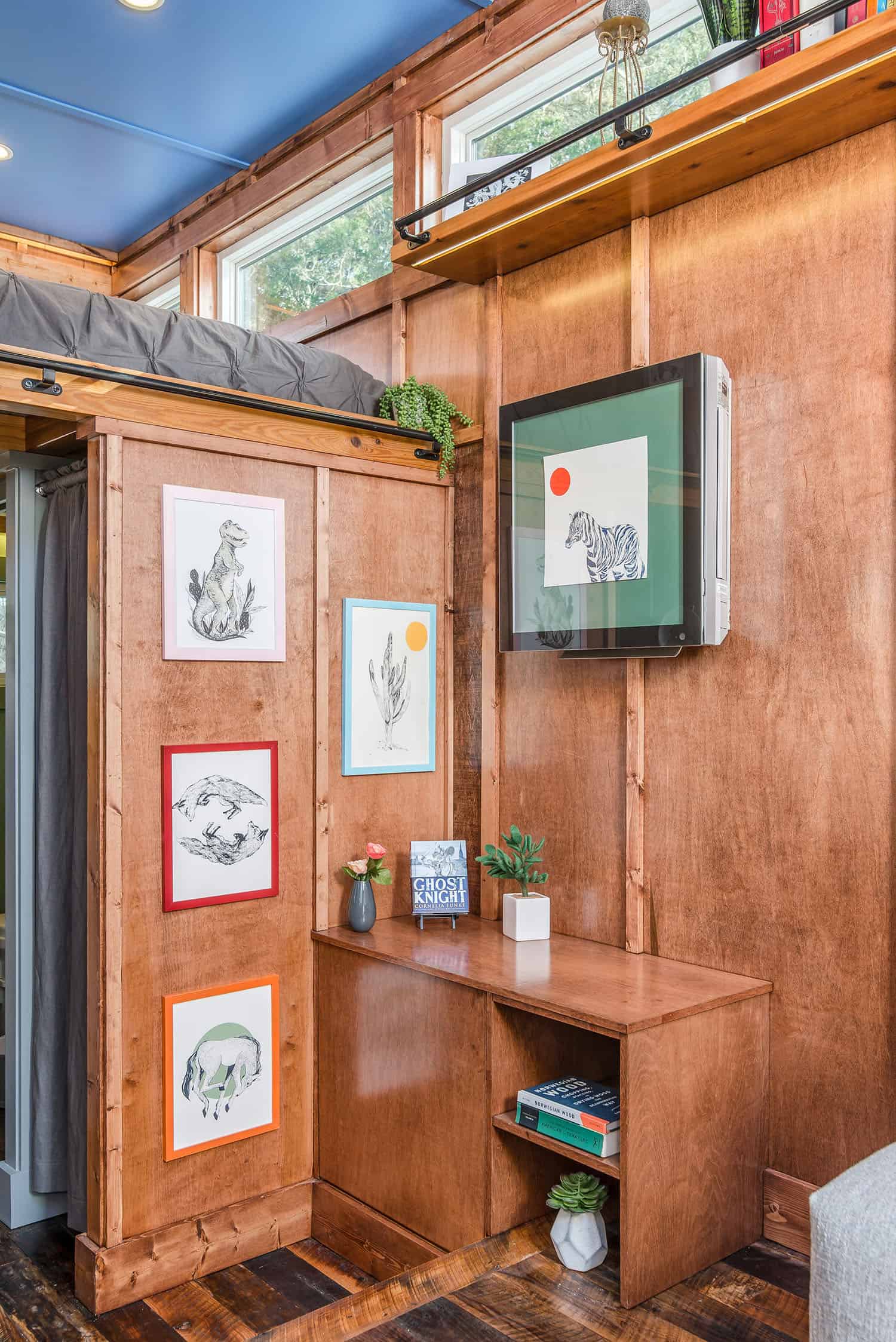 tiny-house-industrial-home-office