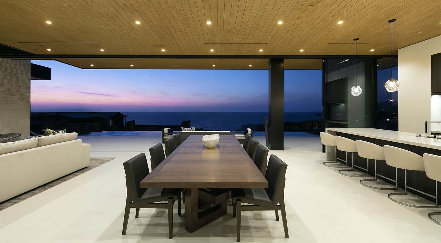 modern-beach-house-dining-room