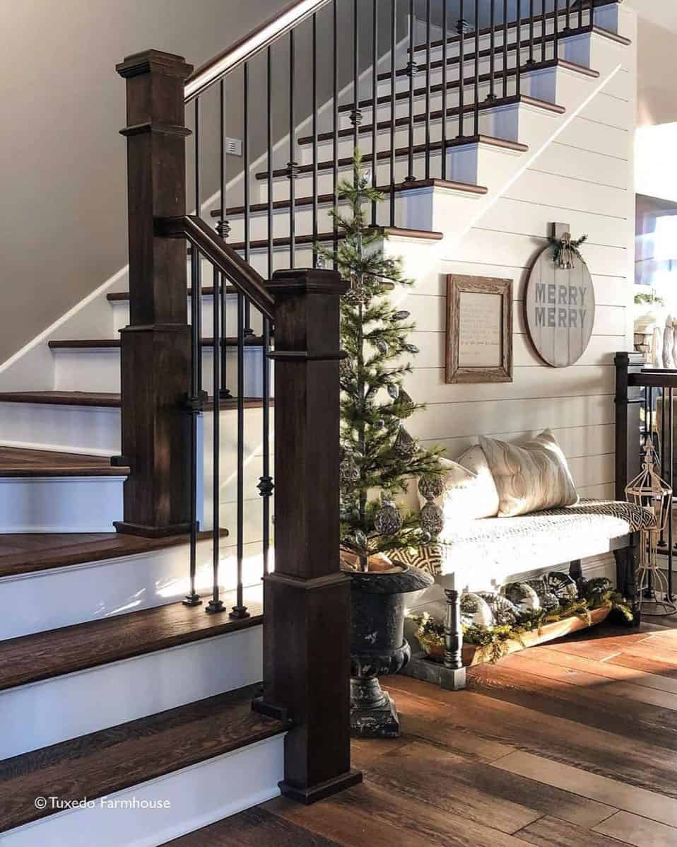 Christmas-Decor-Ideas-Staircase