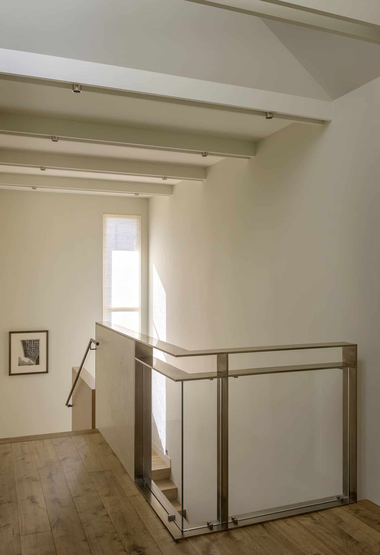 contemporary-staircase-hall