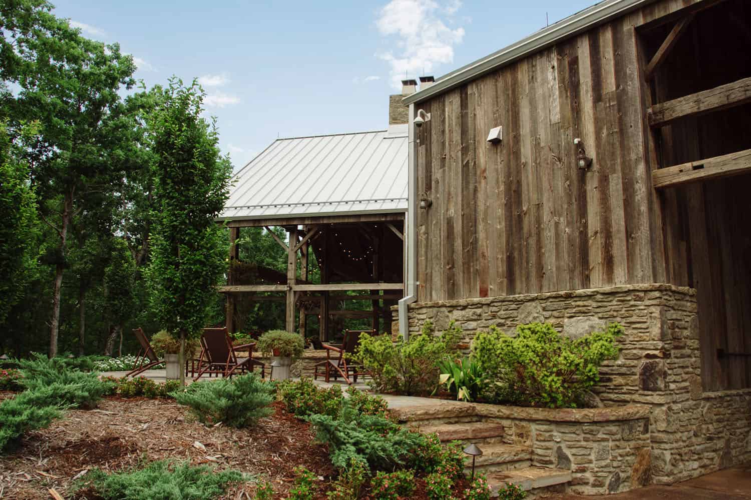 rustic-barn-house-exterior