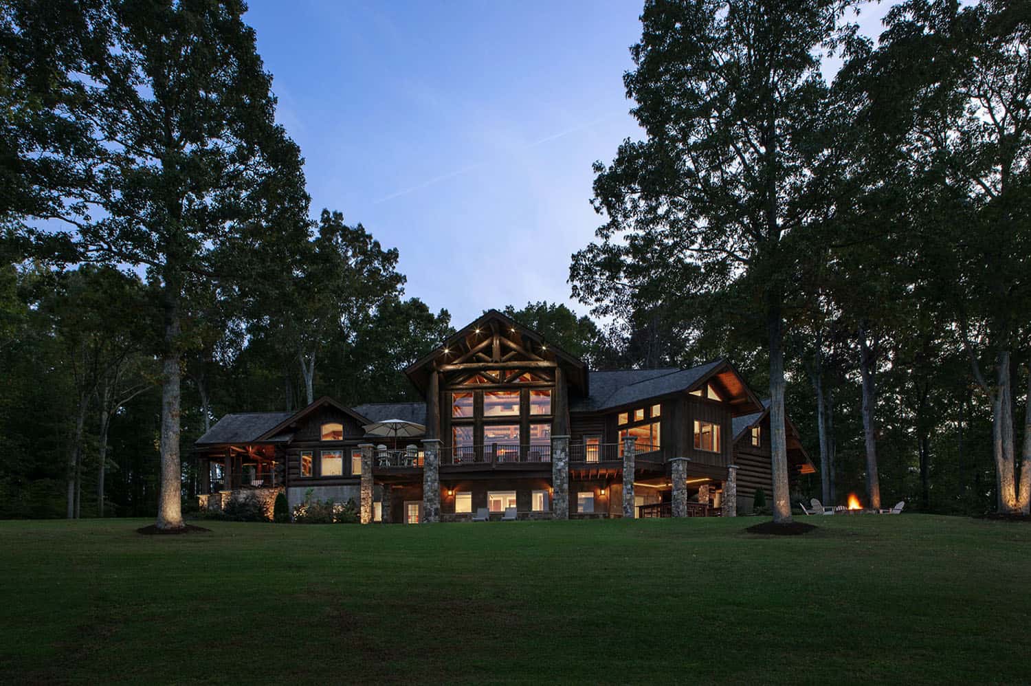 rustic-handcrafted-log-home-exterior