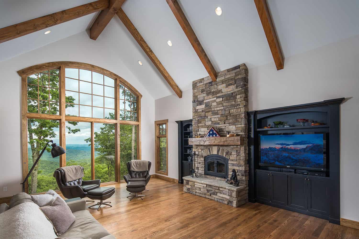 mountain-style-living-room