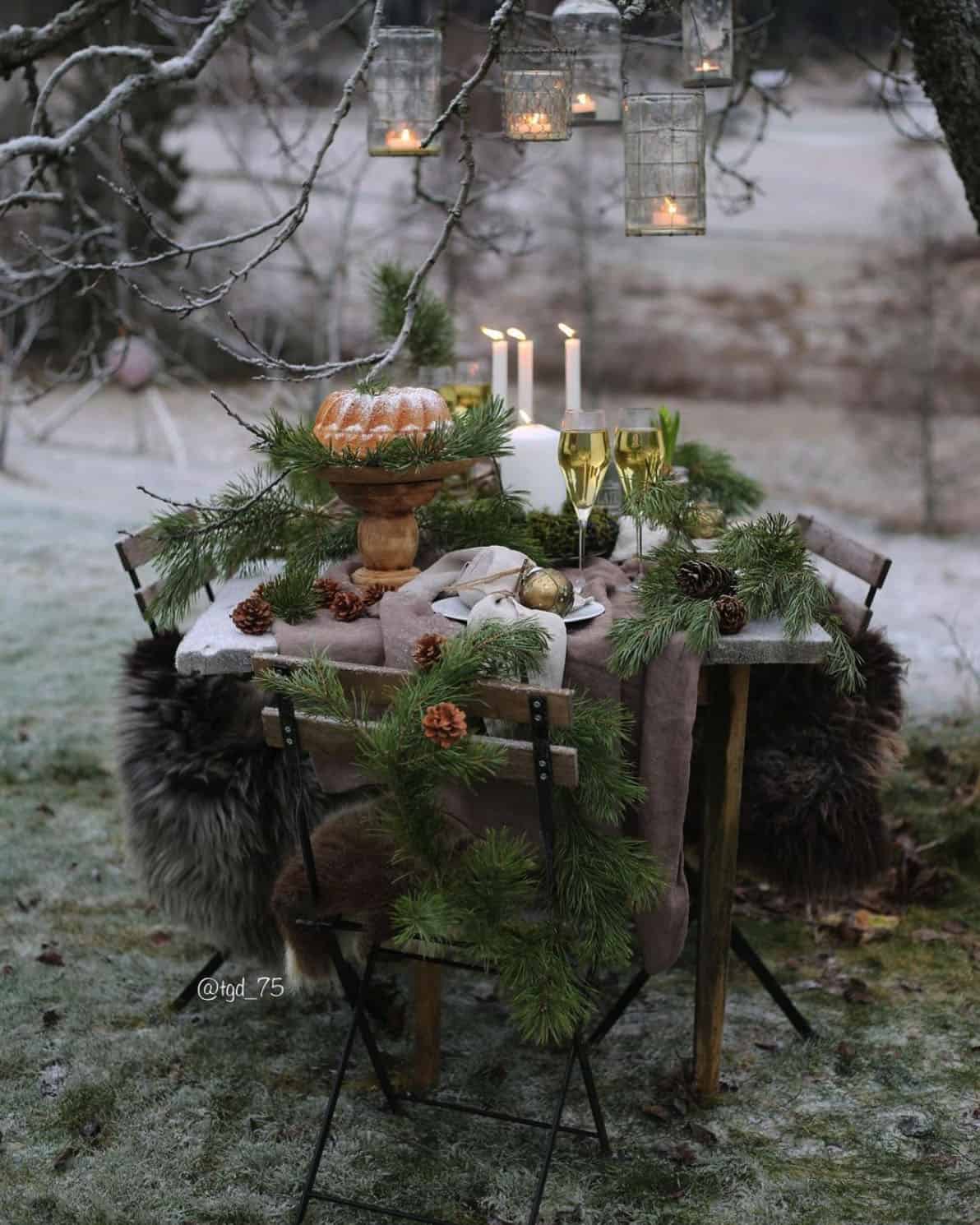 holiday-decor-ideas-outdoor-dining-table