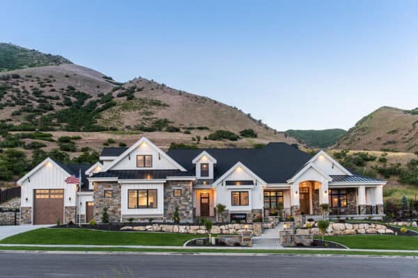 featured posts image for Farmhouse style dream house in Utah with a mountainous backdrop