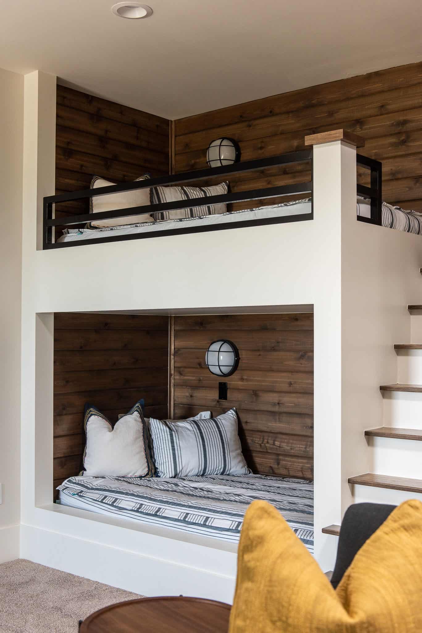 modern-farmhouse-style-bunk-bedroom