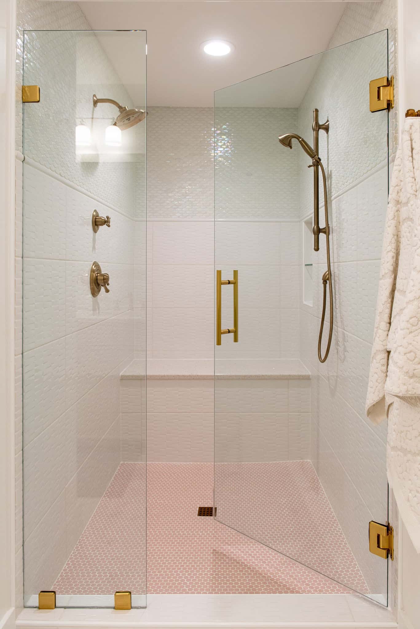 modern-farmhouse-style-bathroom-shower