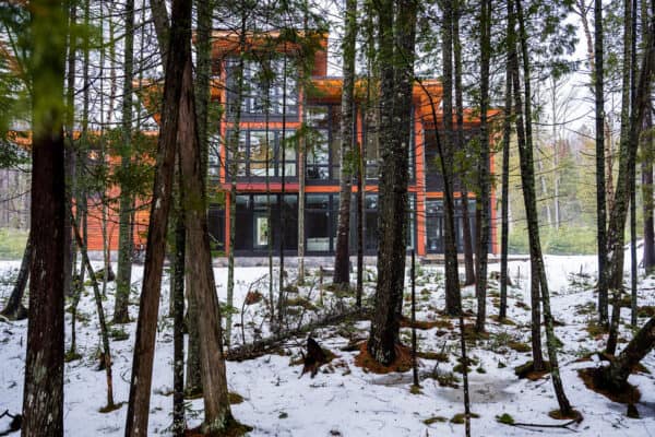 featured posts image for Lake house getaway boasts wintry views in the Adirondack Mountains