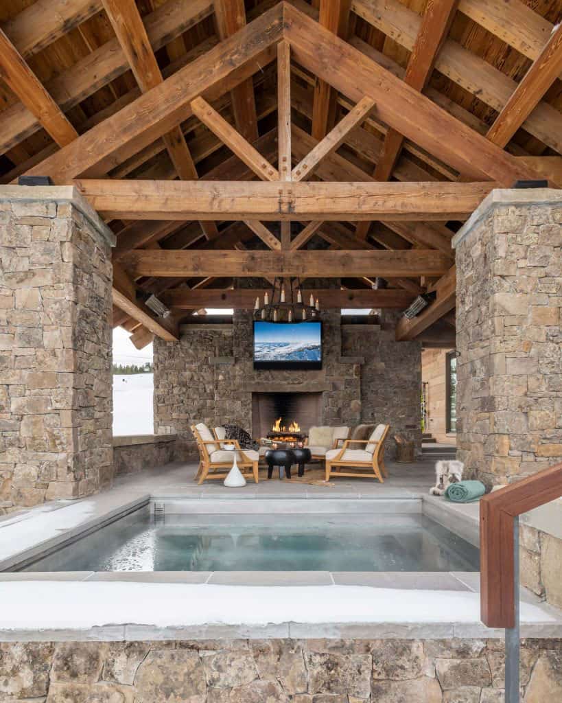 modern-ski-house-outdoor-living-hot-tub