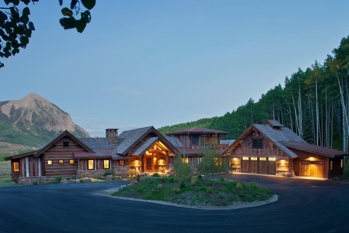 mountain-ranch-rustic-exterior