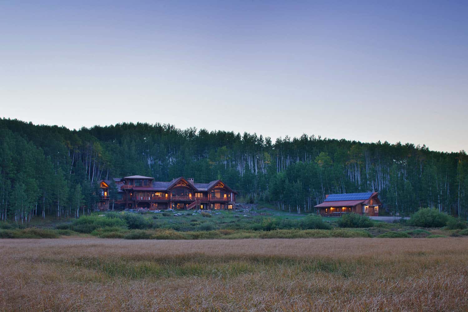 mountain-ranch-rustic-exterior