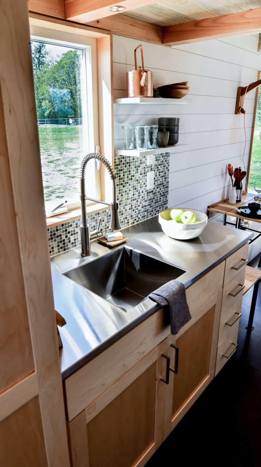 off-grid-tiny-home-farmhouse-kitchen