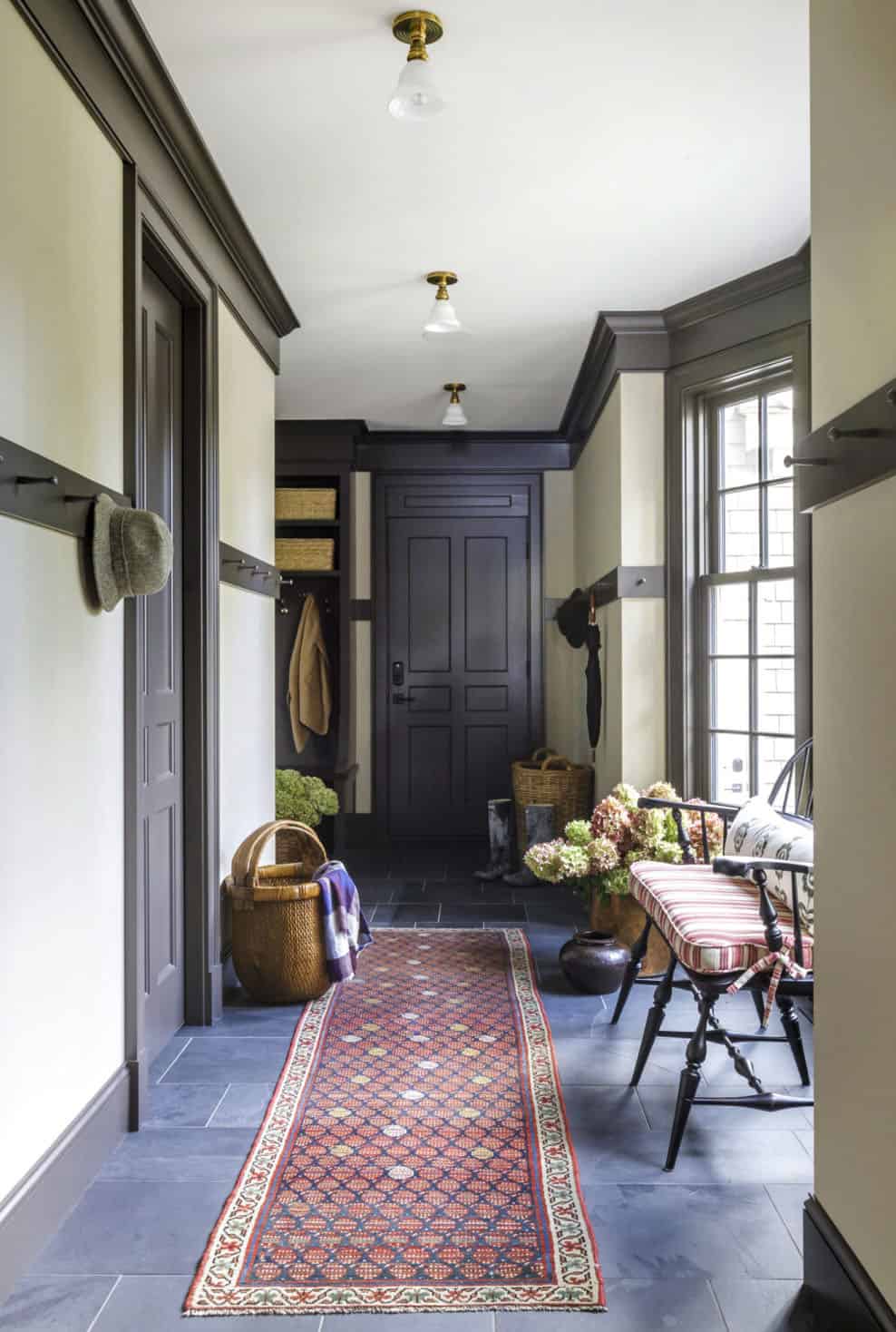colonial-style-mudroom-entry