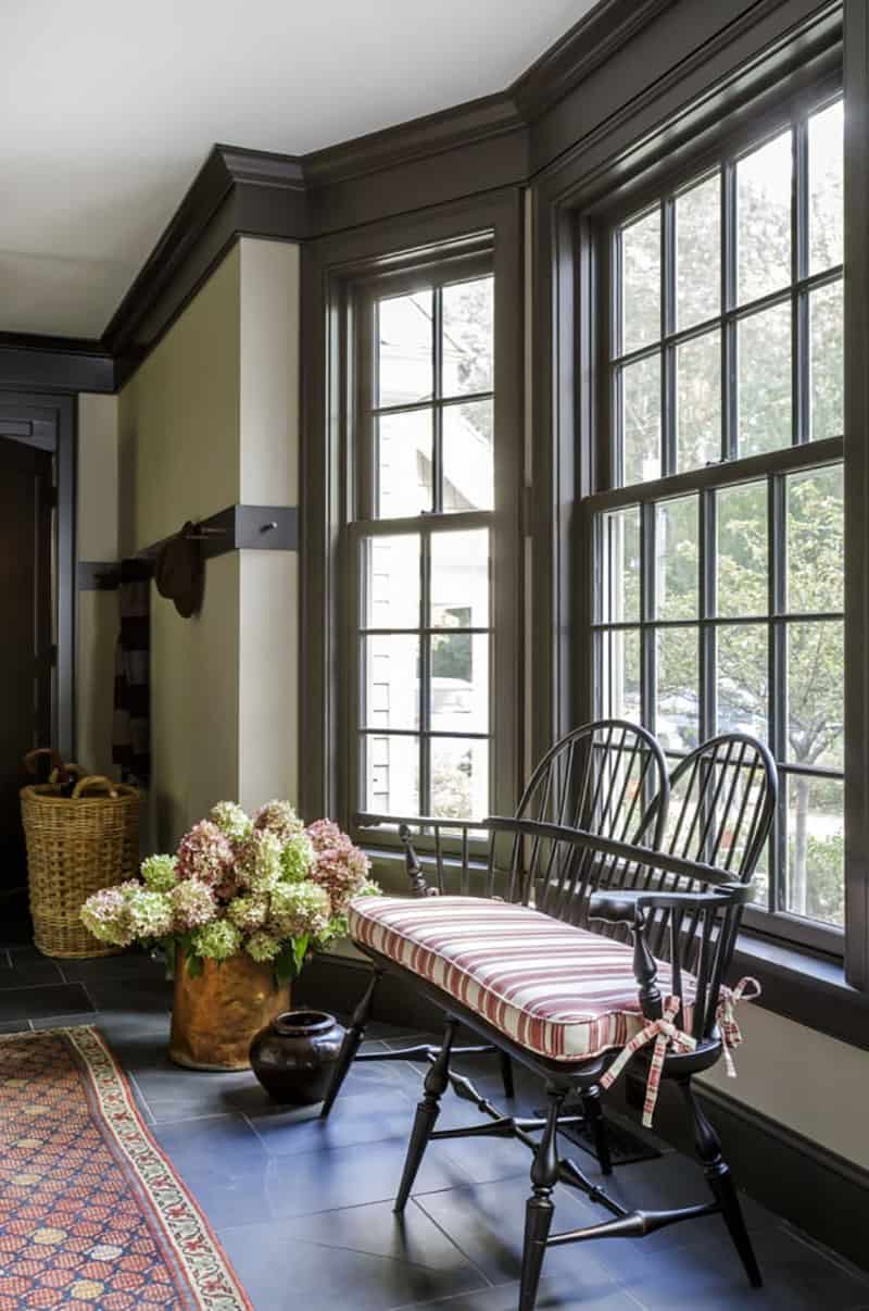 colonial-style-mudroom-entry