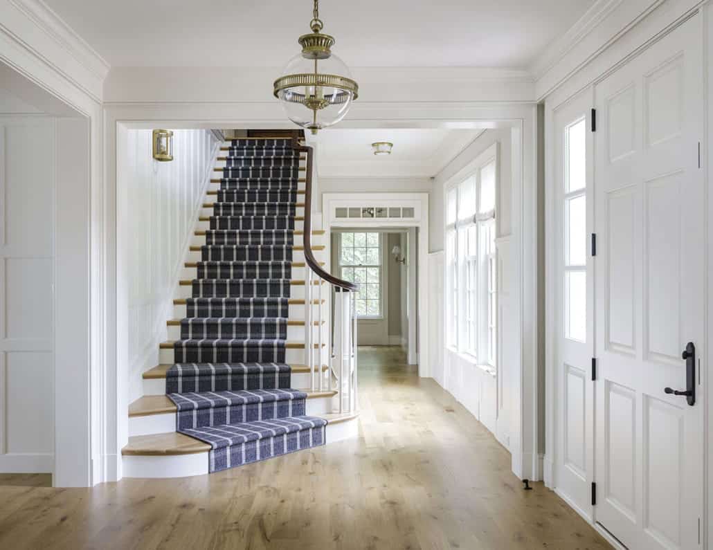 colonial-style-staircase