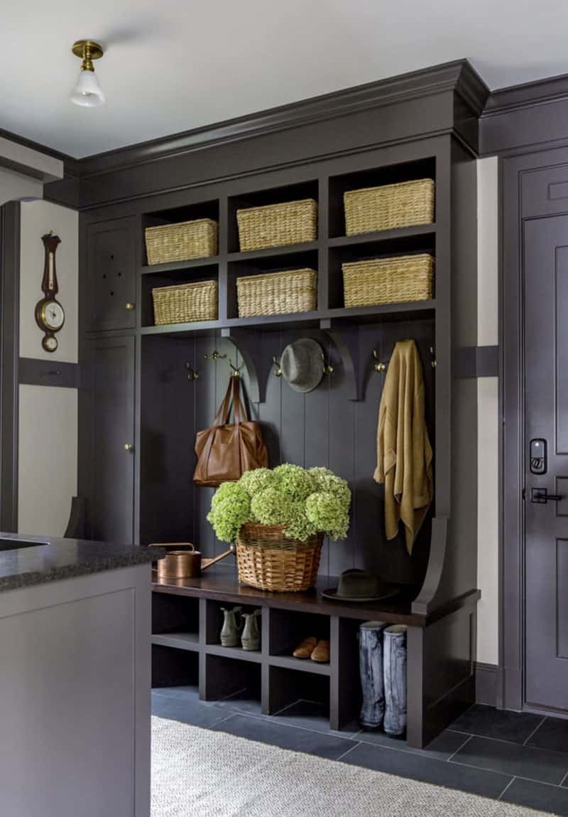 colonial-style-mudroom