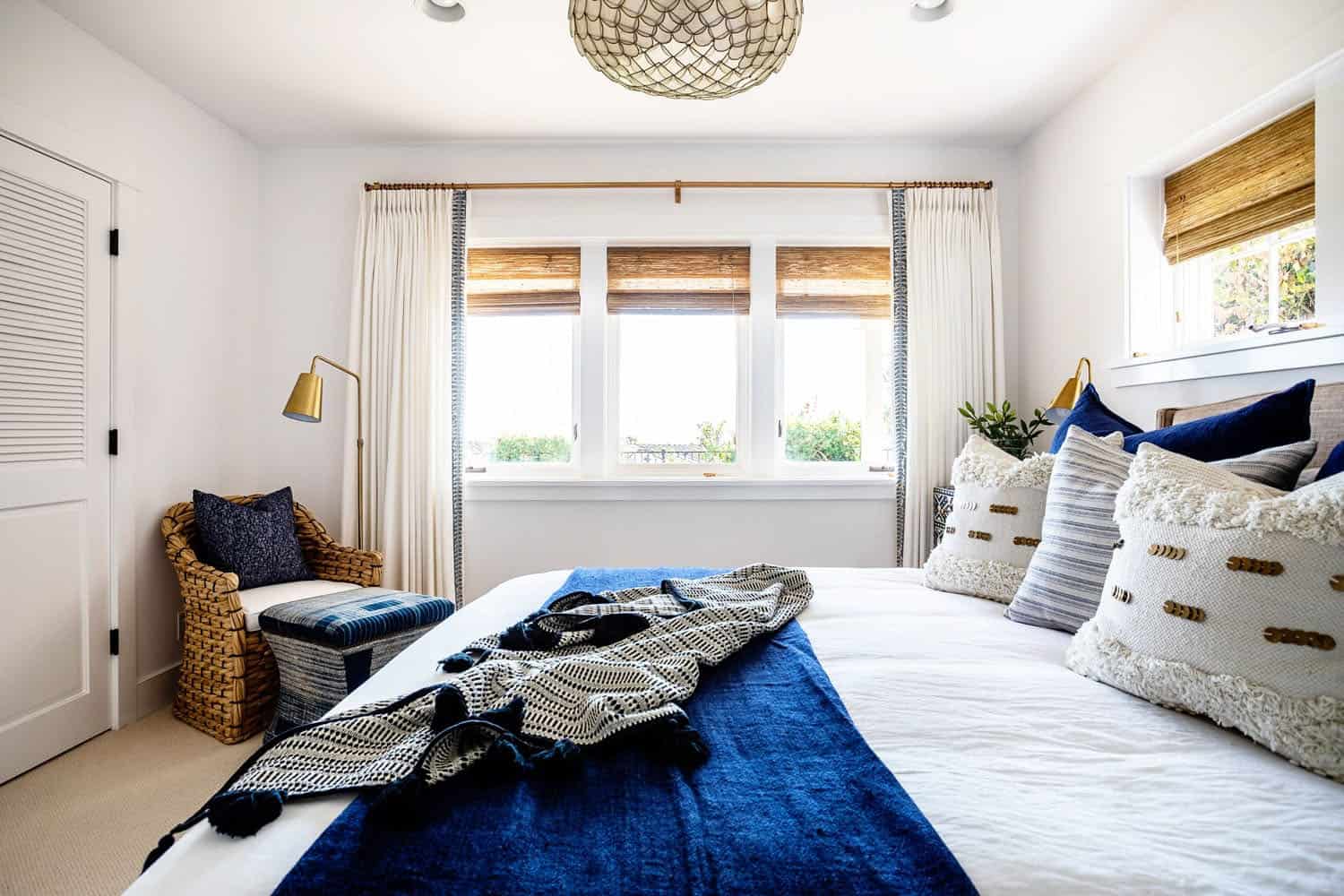 traditional-coastal-bedroom
