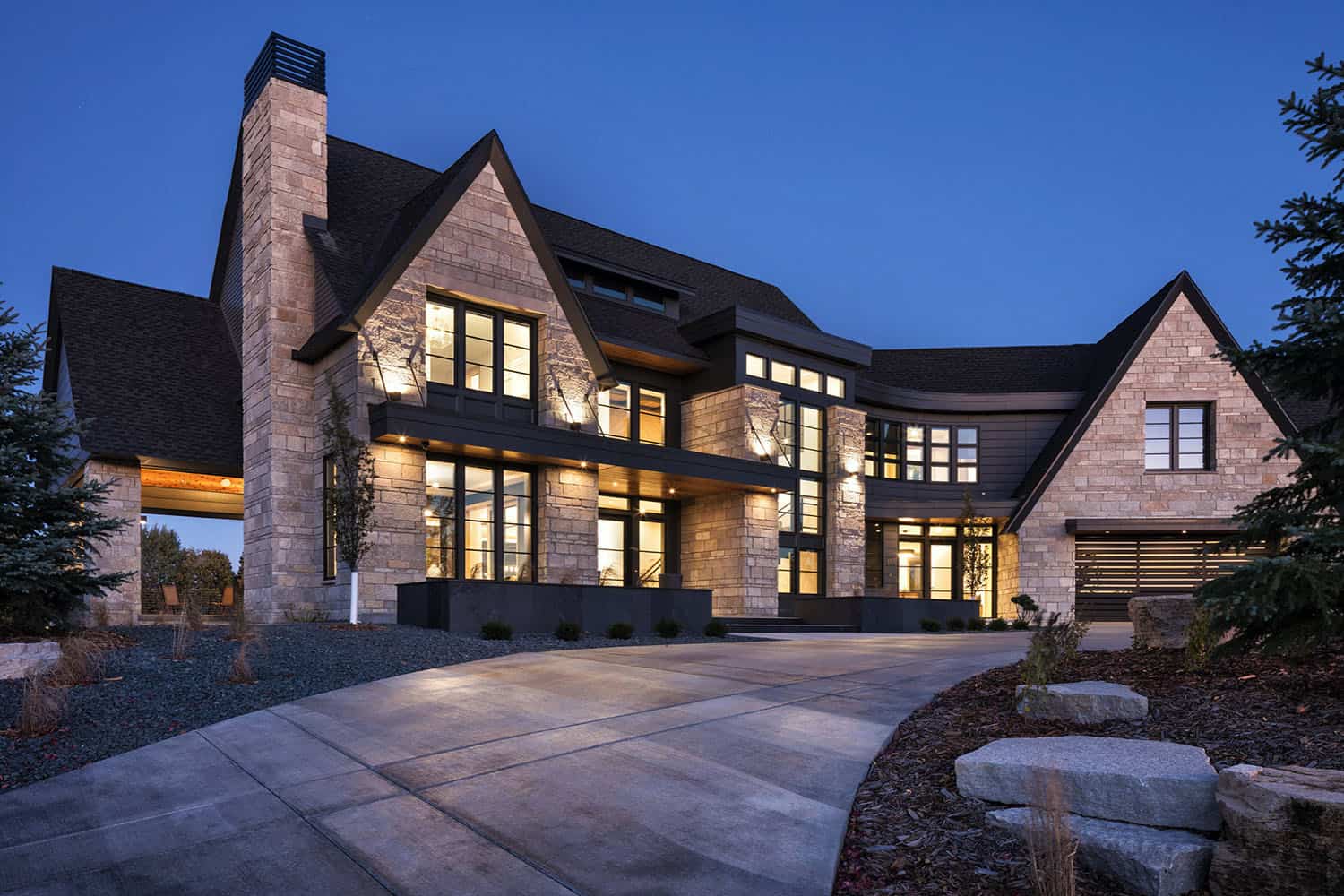 Extraordinary transitional home boasts timeless appeal in South Dakota
