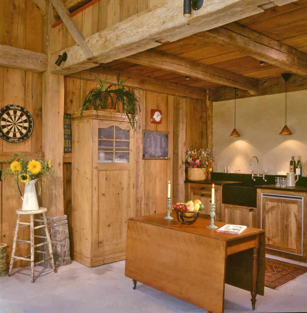 guest-barn-farmhouse-kitchen