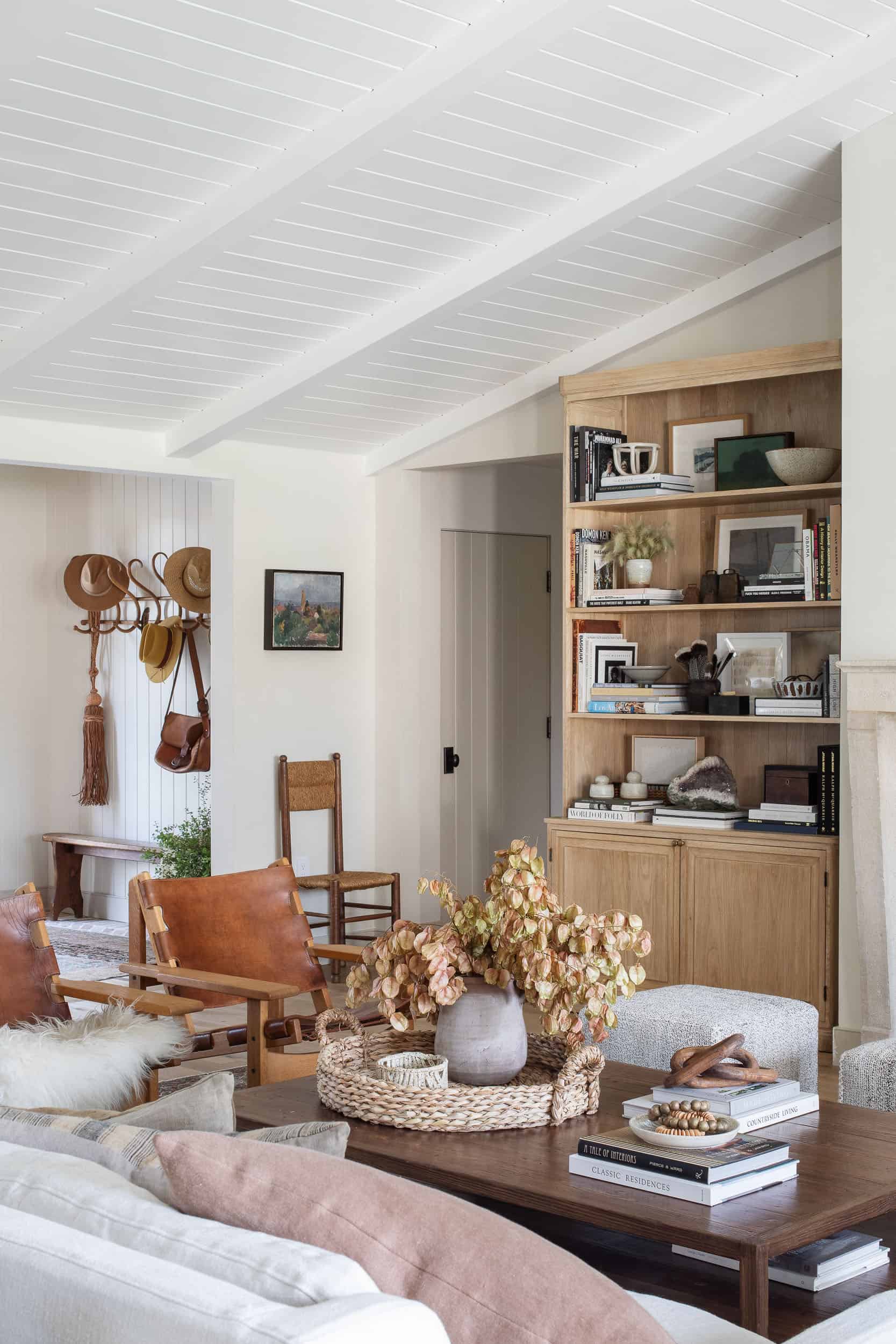 west-coast-style-living-room