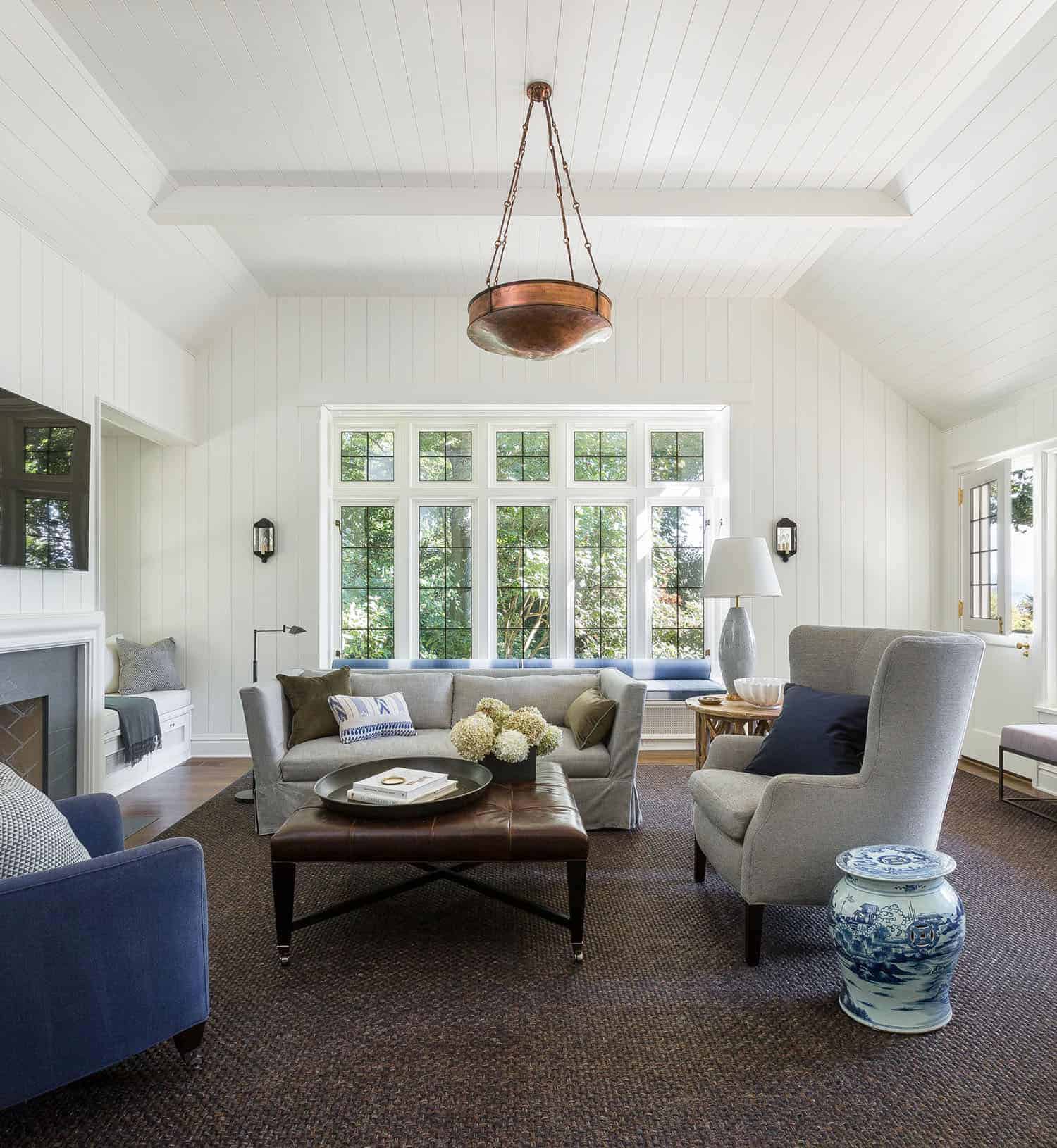 modern-lake-house-living-room
