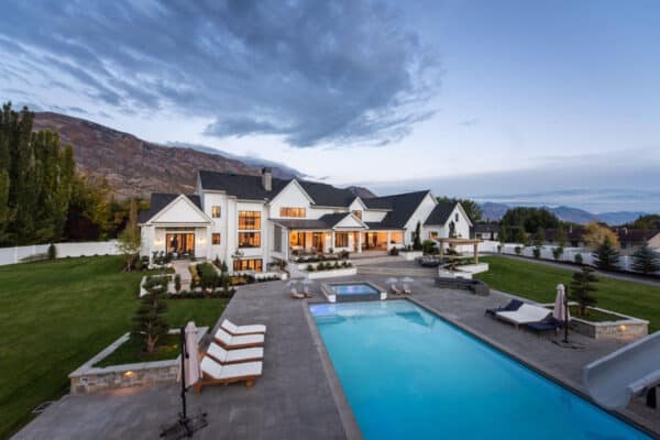 featured posts image for Absolutely incredible modern farmhouse with a fabulous pool in Utah
