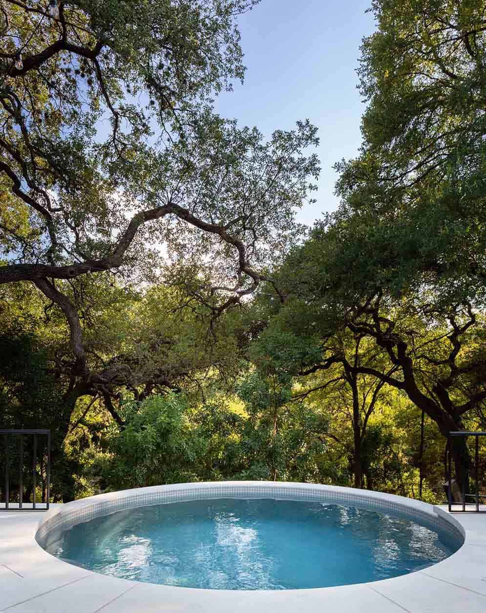 modern-patio-plunge-pool