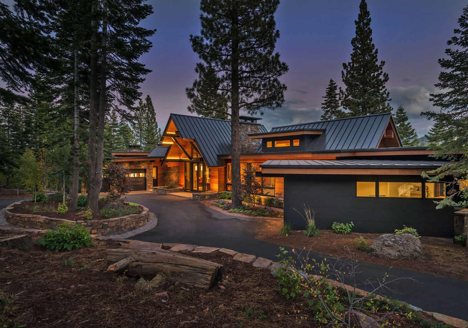 mountain-modern-home-exterior