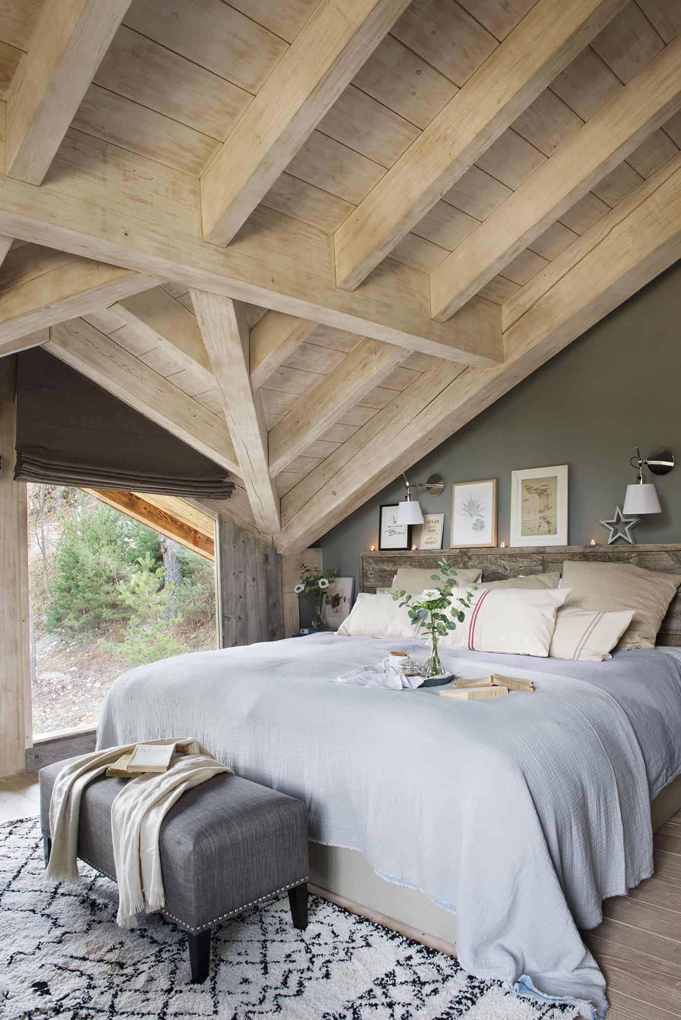 nordic-style-log-cabin-bedroom