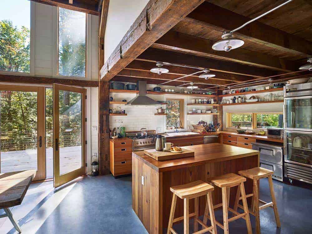rustic-bunkhouse-kitchen