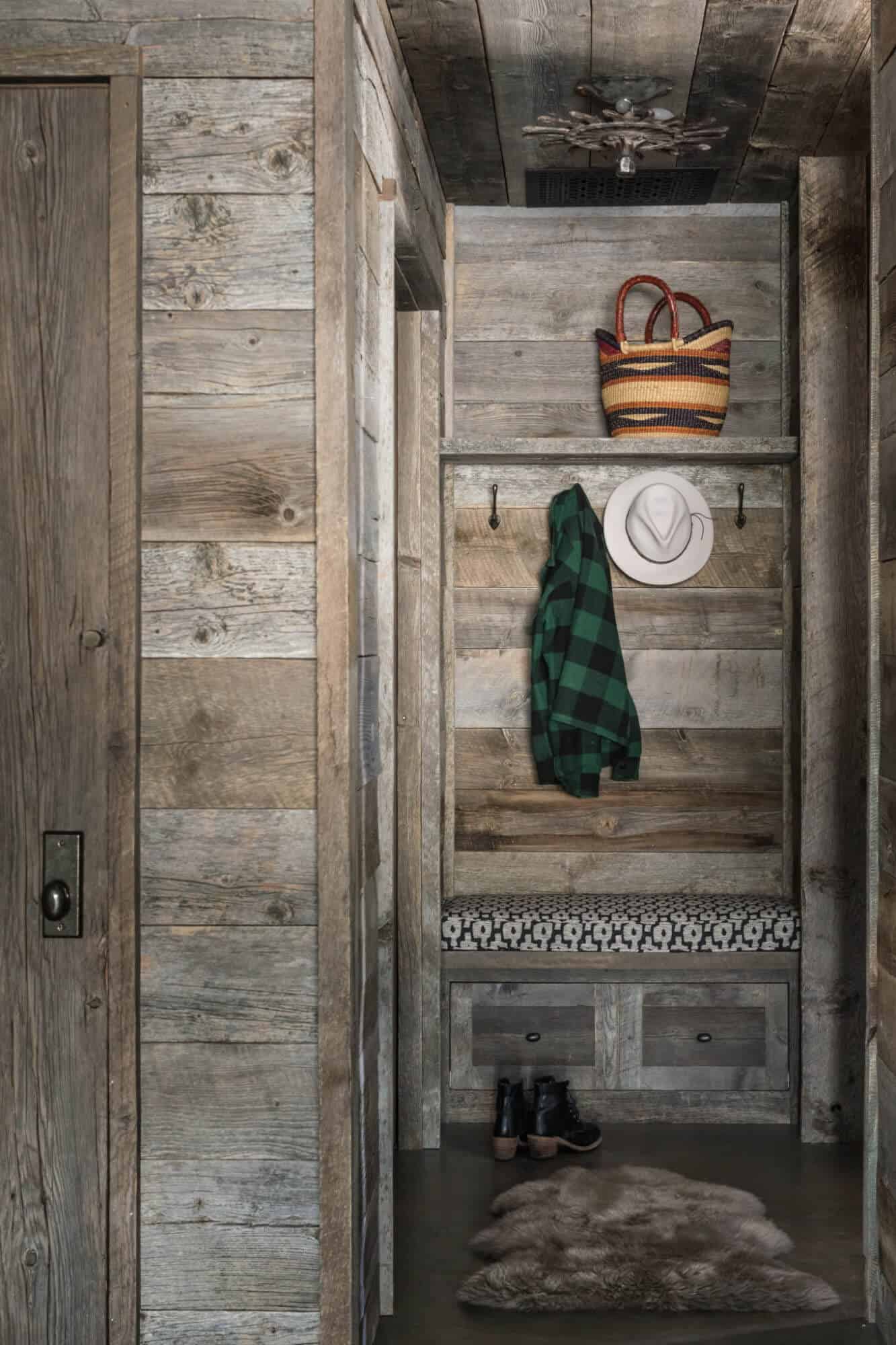 guest-house-rustic-entry