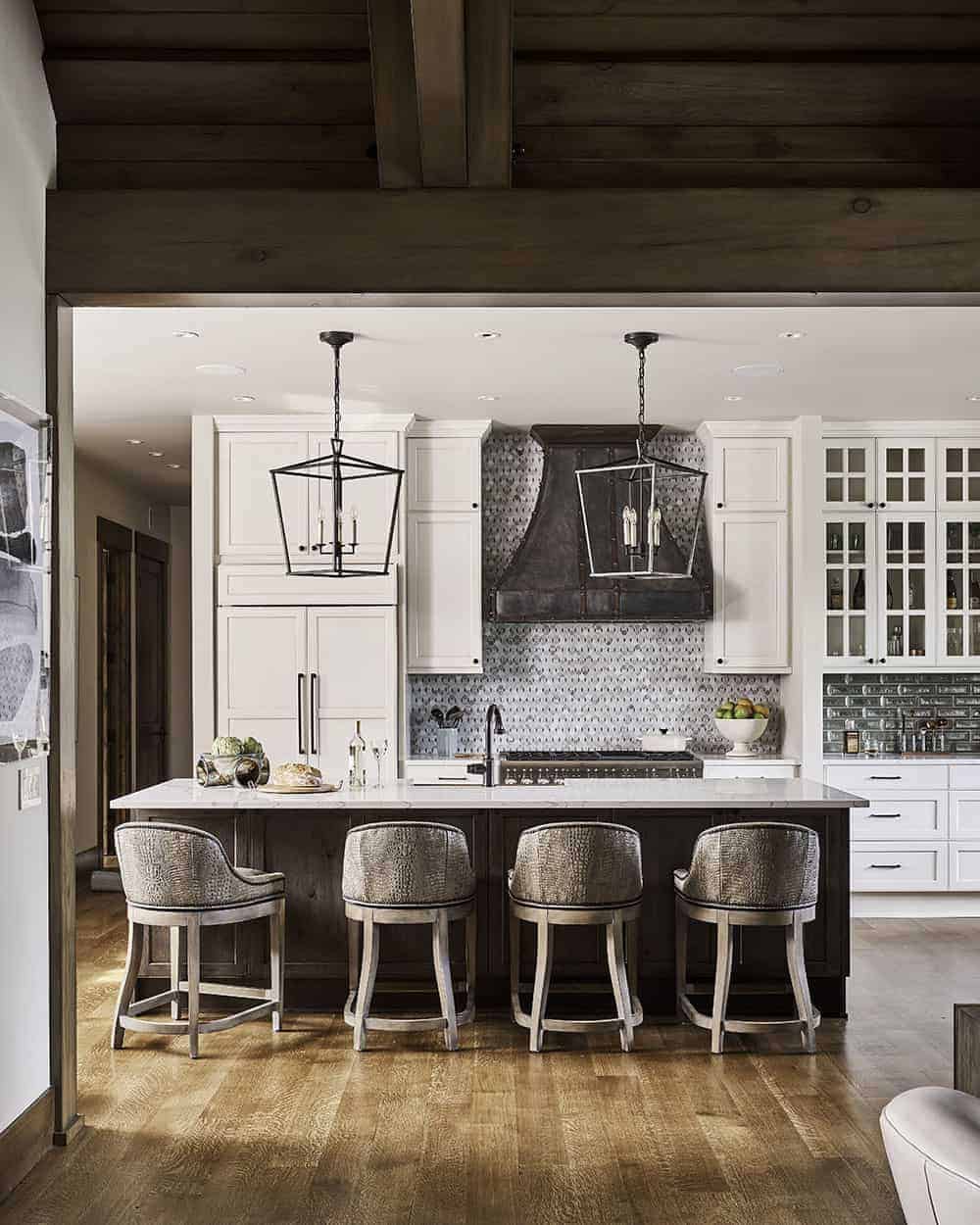 wine-country-lodge-style-kitchen