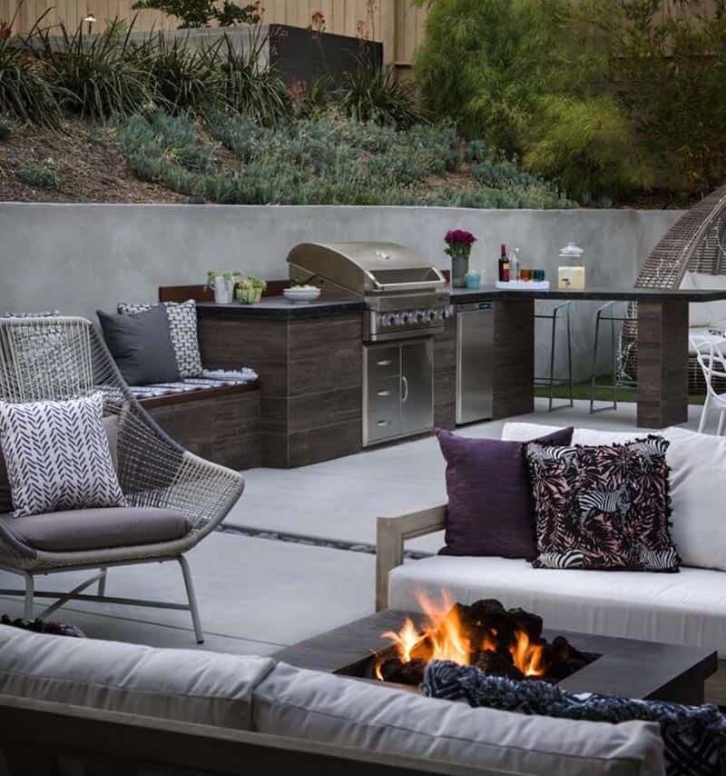coastal-mid-century-outdoor-patio