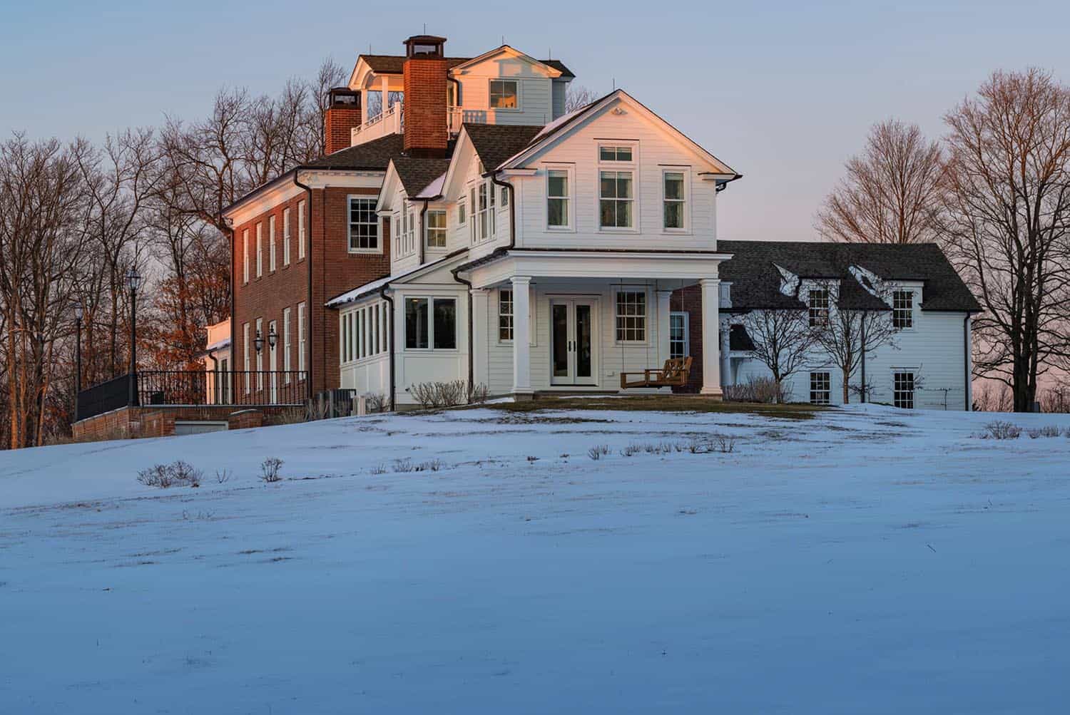 modern-farmhouse-exterior-snow