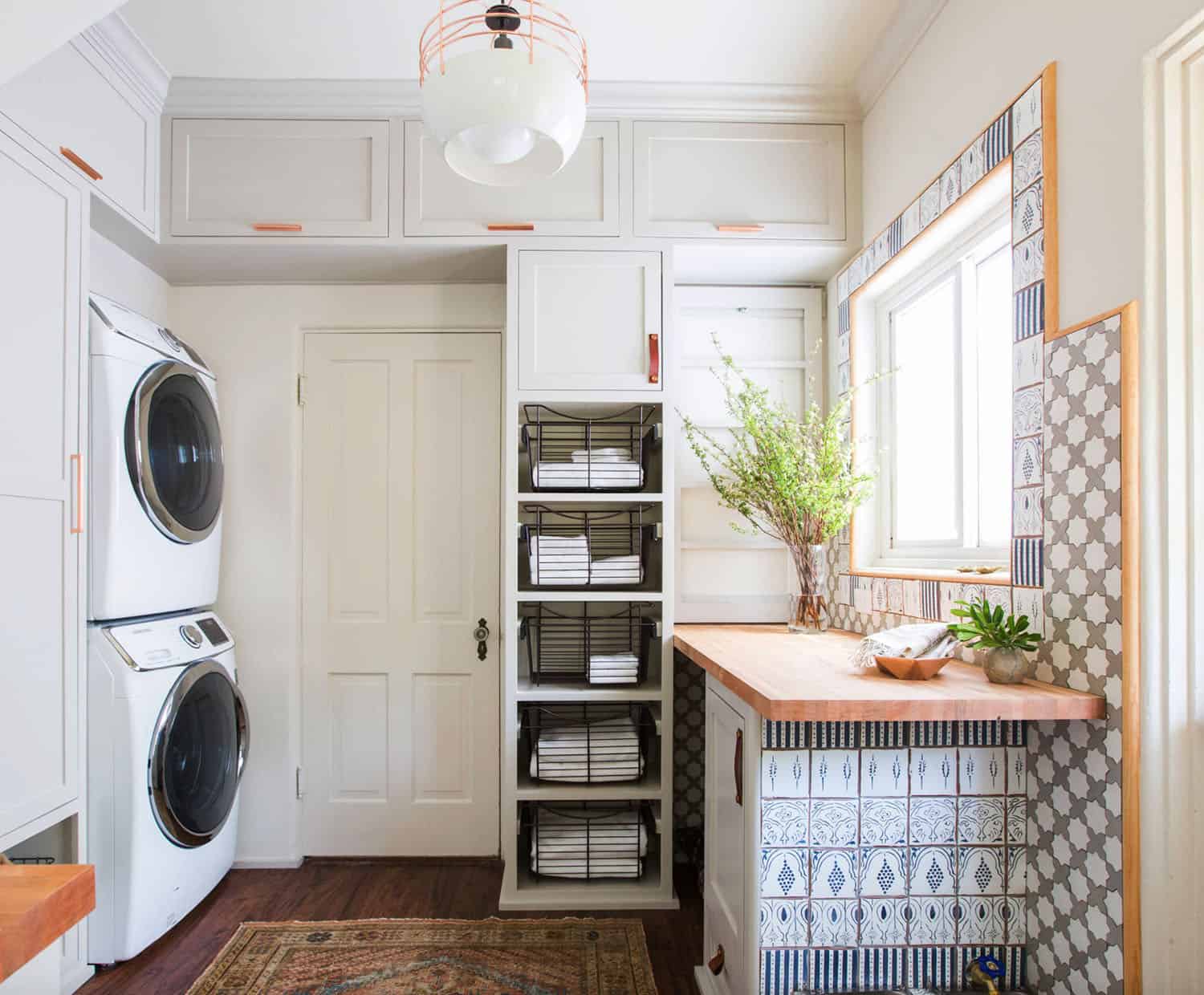 tiny-laundry-room-stackable-washer-dryer