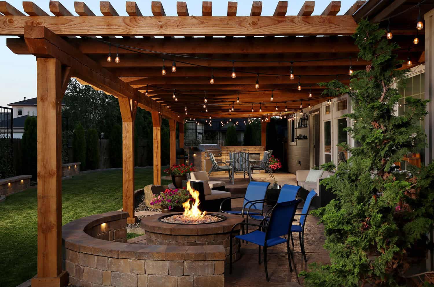 backyard-ideas-patio-shaded-pergola