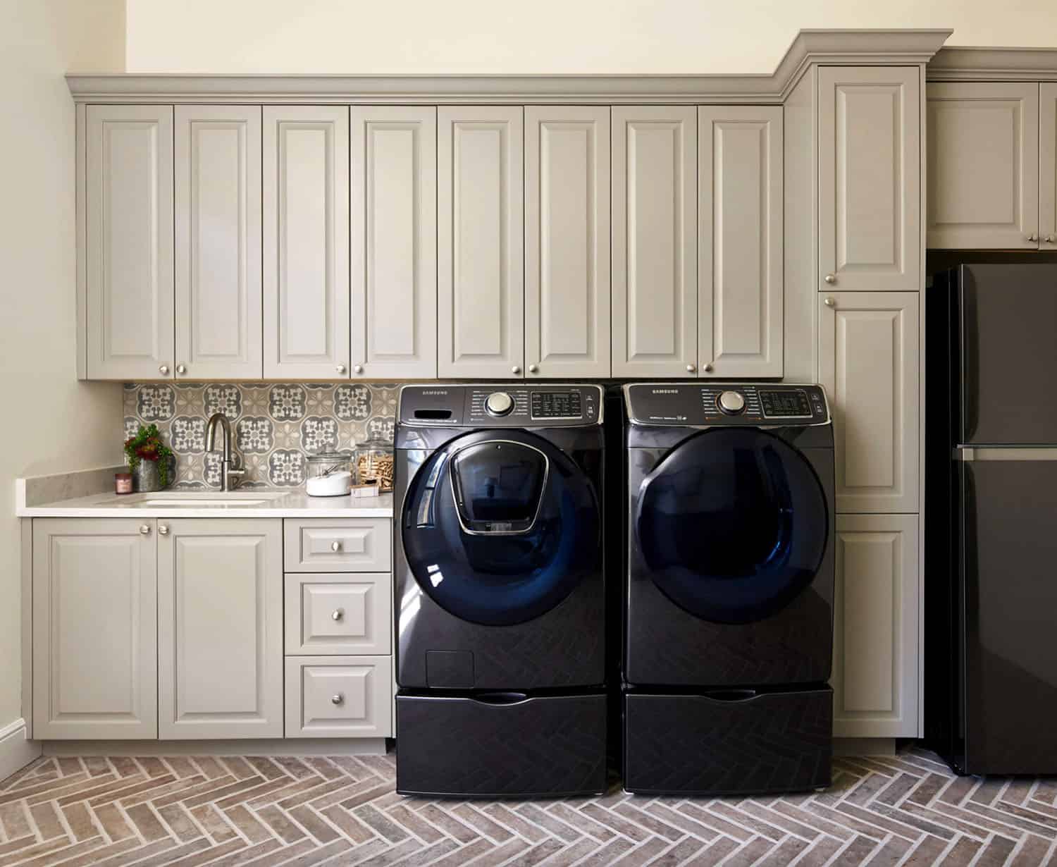 transitional-laundry-room-remodel