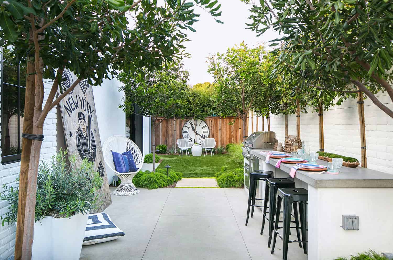 modern-coastal-dream-home-patio