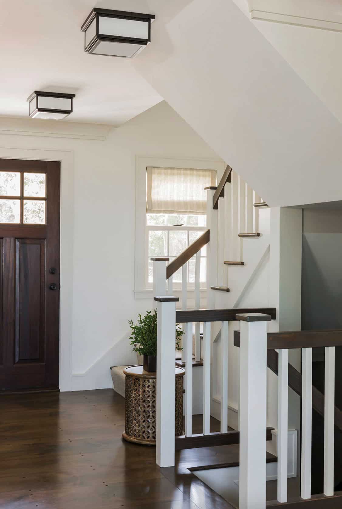 beach-style-staircase-entry