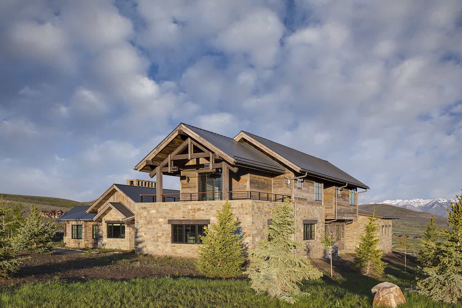 mountain-lake-house-exterior
