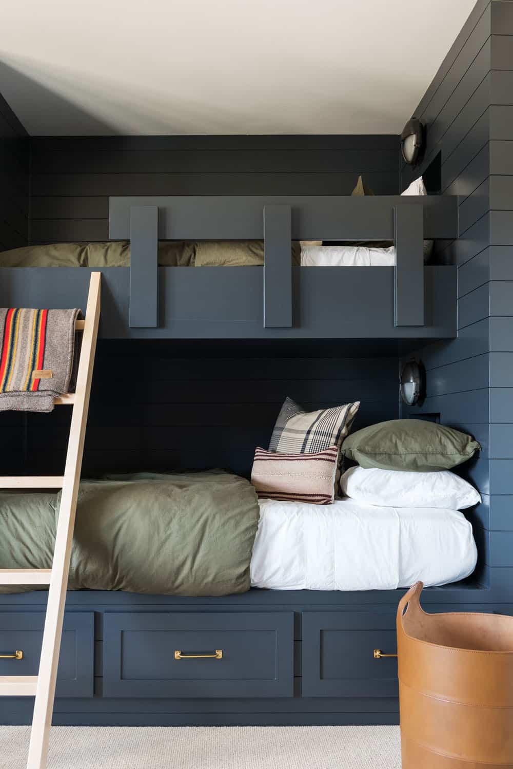 transitional-kids-bunk-bedroom