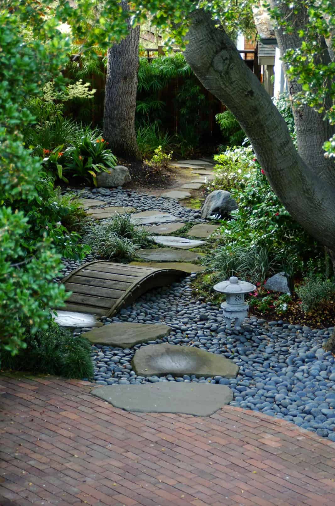 rock-garden-pathway