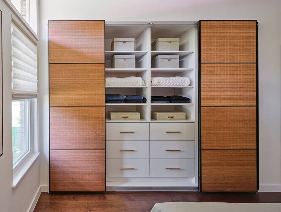 mid-century-modern-bedroom-closet