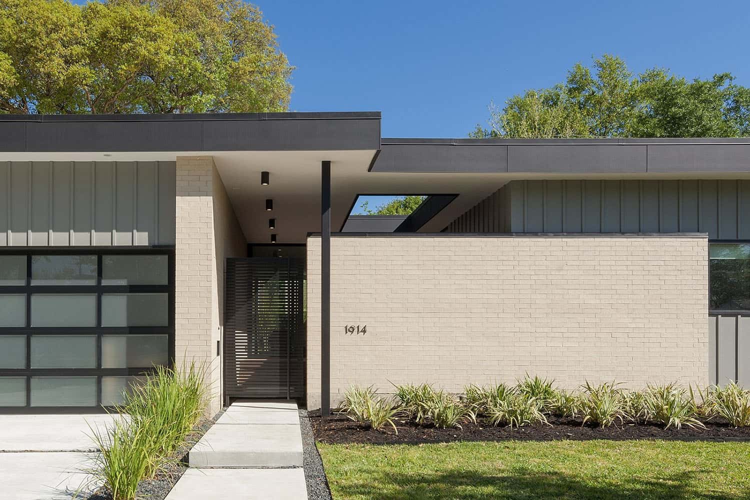 midcentury-inspired-home-exterior