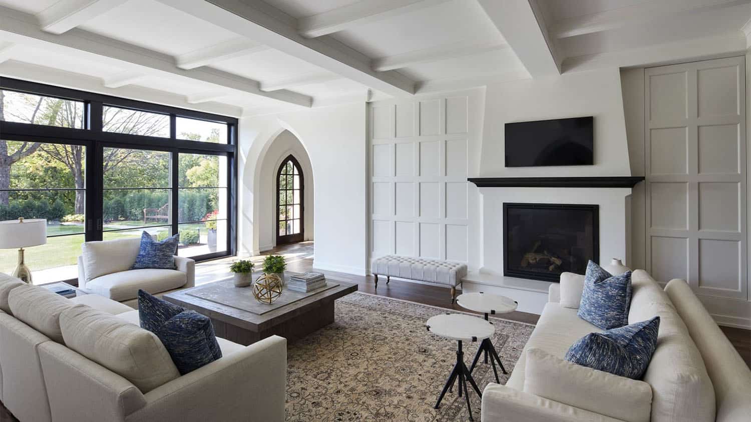 modern-mediterranean-living-room