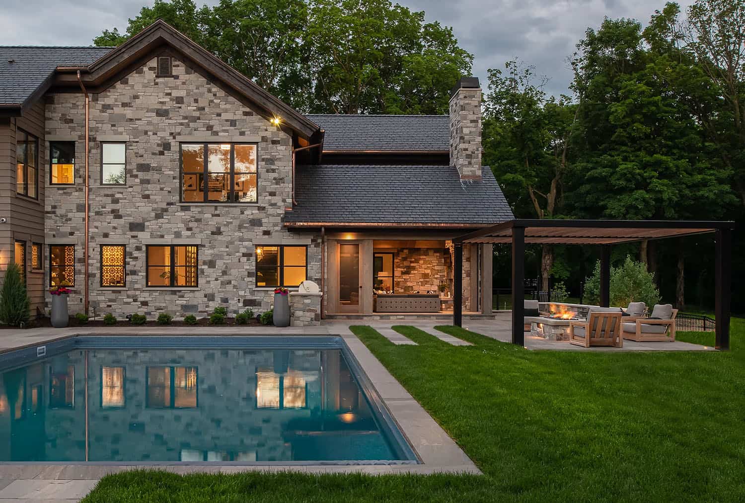 modern-rustic-mountain-home-pool