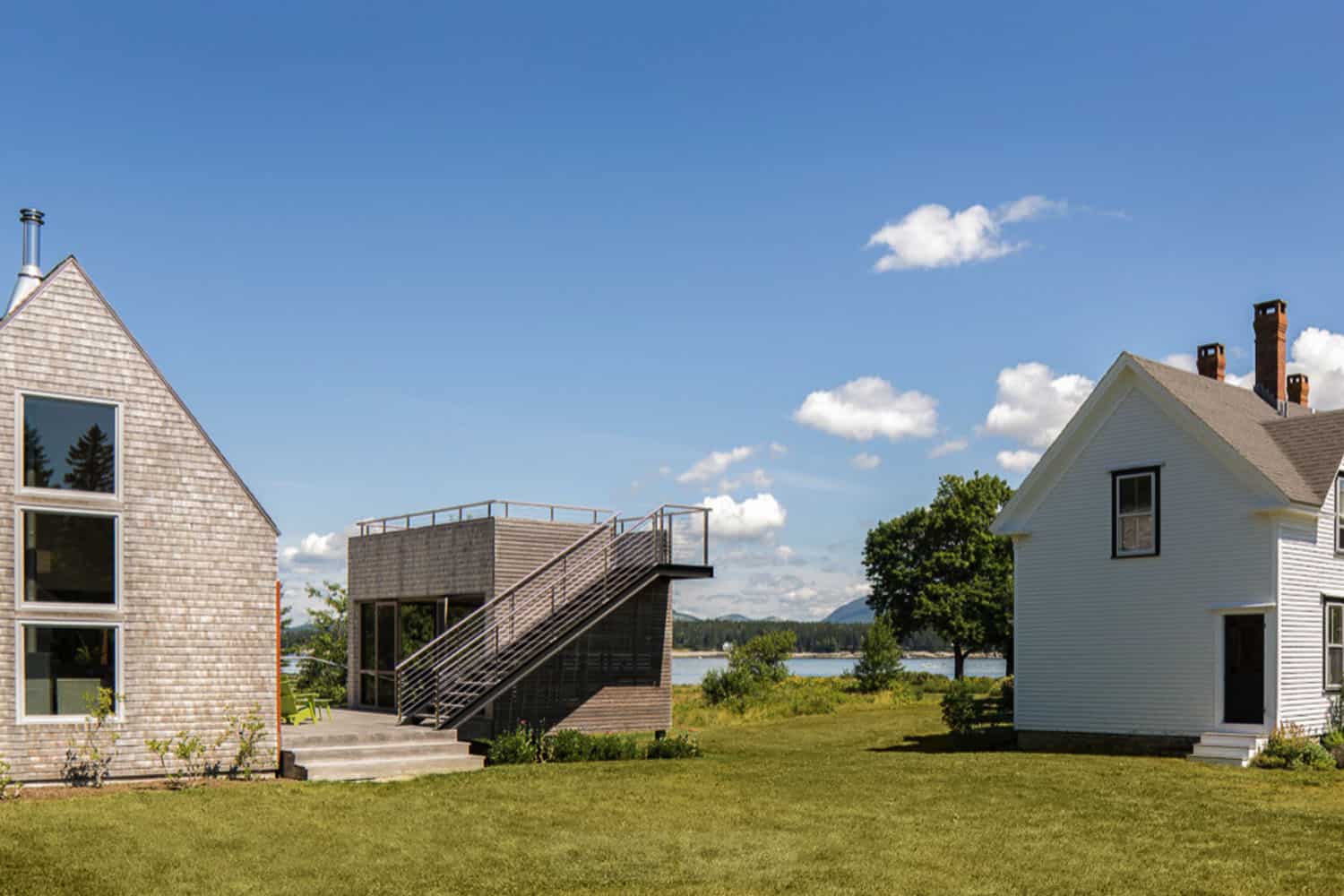 new-england-modern-farmhouse-exterior