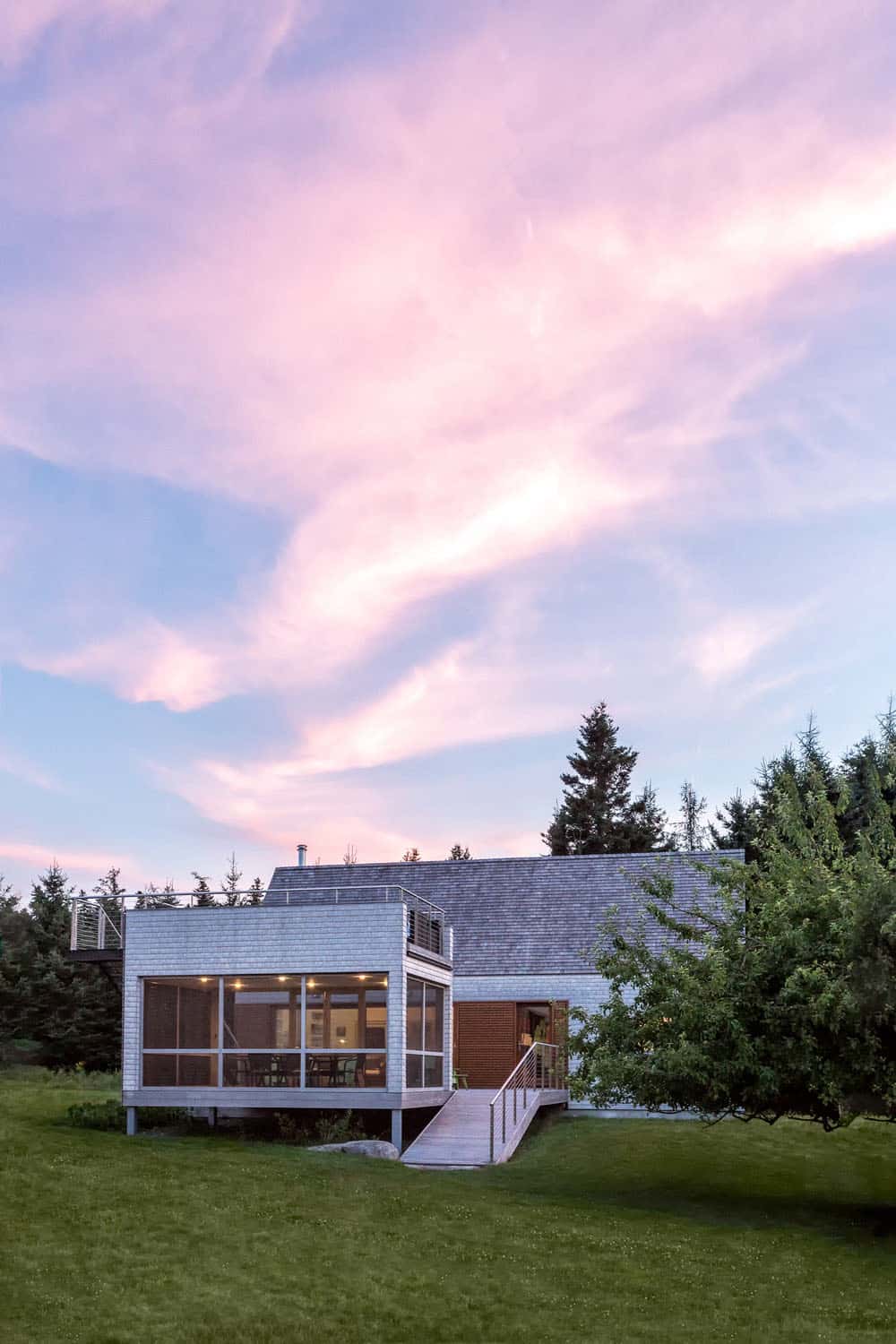 modern-farmhouse-exterior